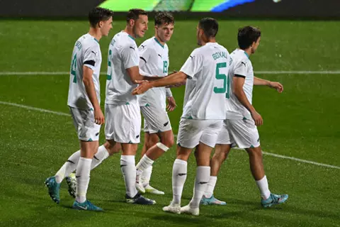 منافس مصر.. كريس وود يقود هجوم نيوزيلندا أمام إنجلترا استعدادًا لكأس العالم